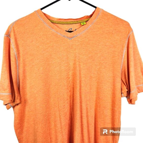 Robert Graham Mens Short Sleeve V-Neck Tee Size Medium - Picture 3 of 5